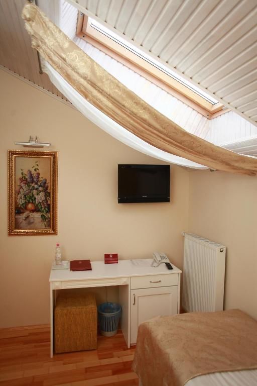 Отель Fontush Boutique Hotel Ивано-Франковск-57