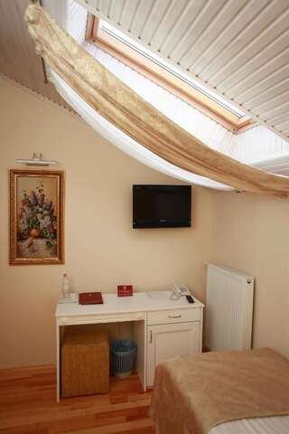 Отель Fontush Boutique Hotel Ивано-Франковск Стандартный одноместный номер-9