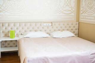 Отель Fontush Boutique Hotel Ивано-Франковск Двухместный номер с 1 кроватью или 2 отдельными кроватями-4