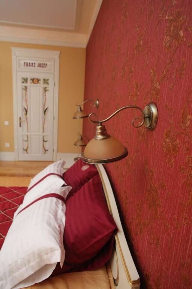 Отель Fontush Boutique Hotel Ивано-Франковск-35